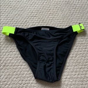 NEW La Vie En Rose black/green bikini bottom Med